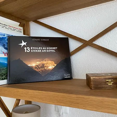 Refuge Alpin, Vue Et Grande Terrasse